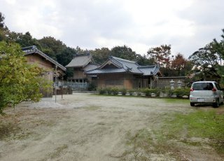 彌久賀神社の駐車場