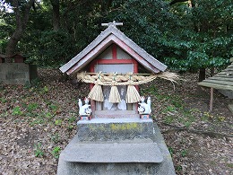 稲荷須神社の全体写真