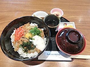イカ納豆丼 イカ納豆丼
